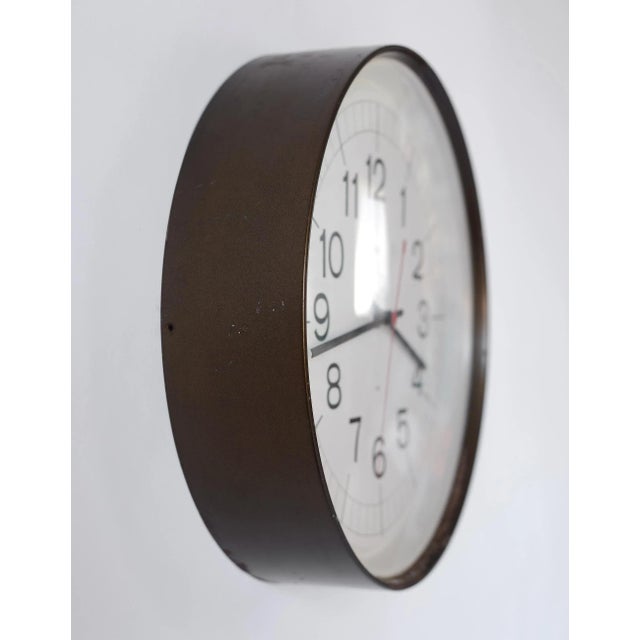 1950s Large Industrial Mid-Century Modern Howard Miller Metal School Clock For Sale In San Francisco - Image 6 of 13