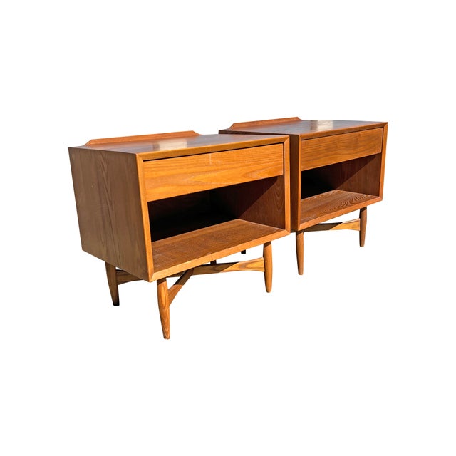 Vintage Mid Century Modern Oak Floating Nightstands or End Tables, A Pair For Sale In New York - Image 6 of 9