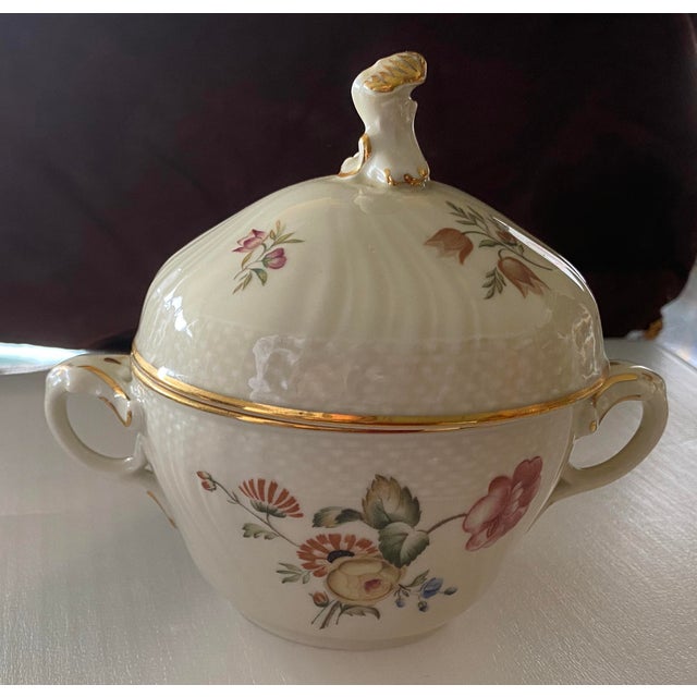 Traditional Vintage Royal Copenhagen Frijsenborg Hand-Painted Porcelain Creamer and Sugar Set With Tray- 3 Pieces For Sale - Image 3 of 9