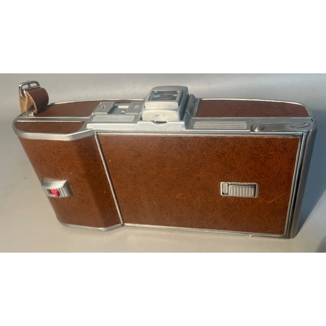 Mid-Century Modern 1951 Polaroid Land Camera & Accessories Model 95b Speedliner Orig.Case,Flash,14 Bulbs,Instructions. For Sale - Image 3 of 11