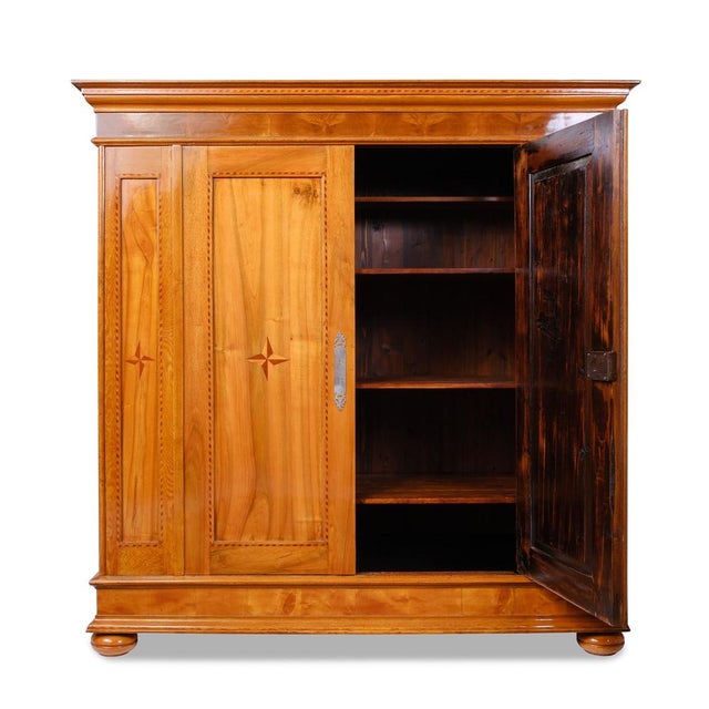Traditional Hallway Wardrobe in Walnut and Oak, 1800s For Sale - Image 3 of 12