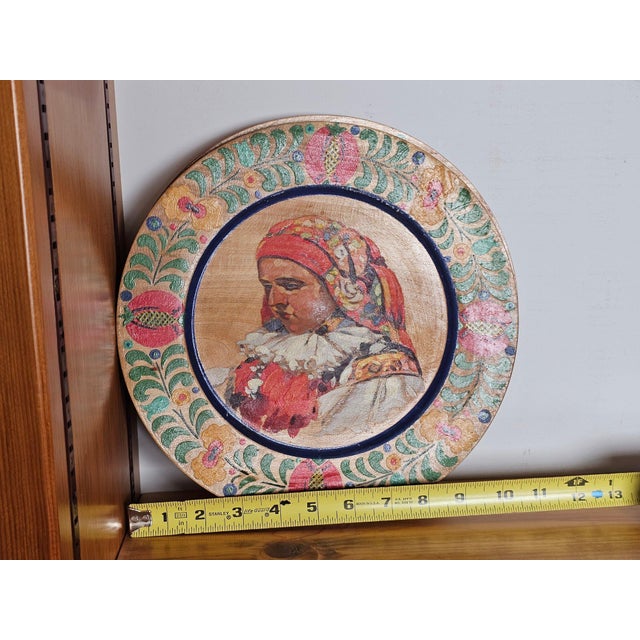 Pair of Czech Folk Art Pyrography Hand-Painted Wooden Decorative Plates For Sale - Image 4 of 7
