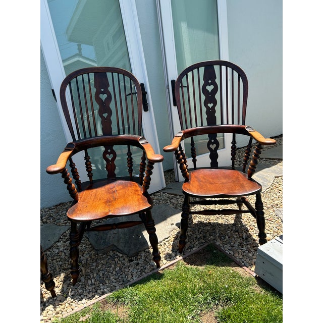 English Late 18th Century English Windsor Chairs Original Early Oak Complete Set of 8–6 Side Chairs, 2 Broad Armchairs With Heart Splat Backs For Sale - Image 3 of 12