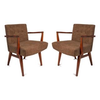 Set of Two (2) Rare Mid-Century Modern Model C-108 Armchairs in Walnut & Brown Bouclé Attributed to Jens Risom for Jens Risom Design, Usa, C. 1950s For Sale