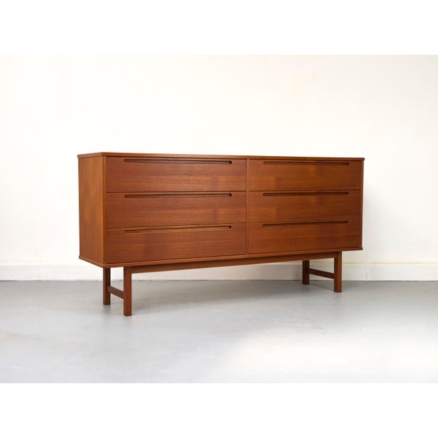 Mid-Century Modern Large Teak Chest of Drawers from Tørring / HJN Møbelfabrik, 1960s For Sale - Image 3 of 18