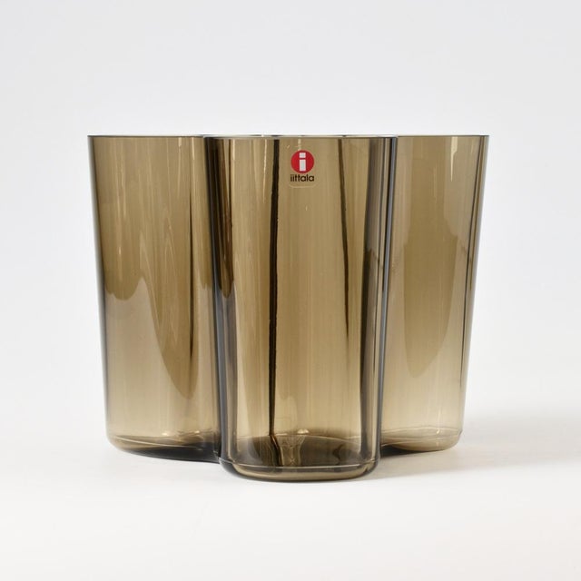 1990s Smoked Glass Savoy Vase by Alvar Aalto for Iittala, 1990s For Sale - Image 5 of 12
