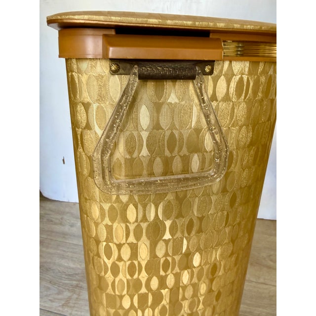 1950s Vintage Detecto Hamper With Lucite Handles For Sale - Image 5 of 10
