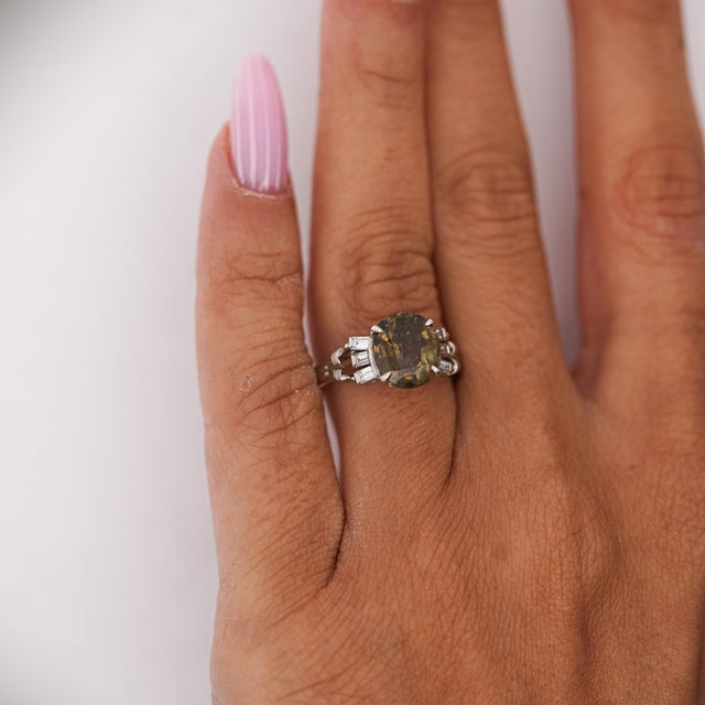 Gia Certified 2.62 Carat Oval Green Alexandrite & Diamond Platinum Vintage Ring, Size 5.75 For Sale - Image 11 of 12