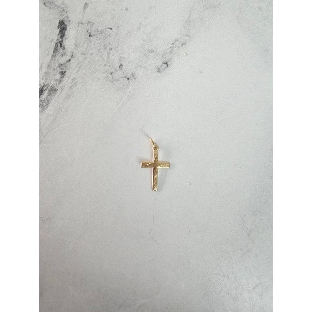 Contemporary Dainty Gold Cross with Star Design in Center 14k Yellow Gold 16" For Sale - Image 3 of 3
