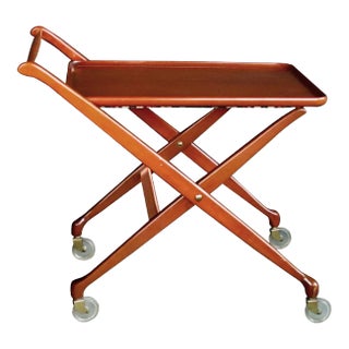 1950s Stylish Italian Mid-Century Cherrywood Bar/Drinks Cart With Removable Tray For Sale