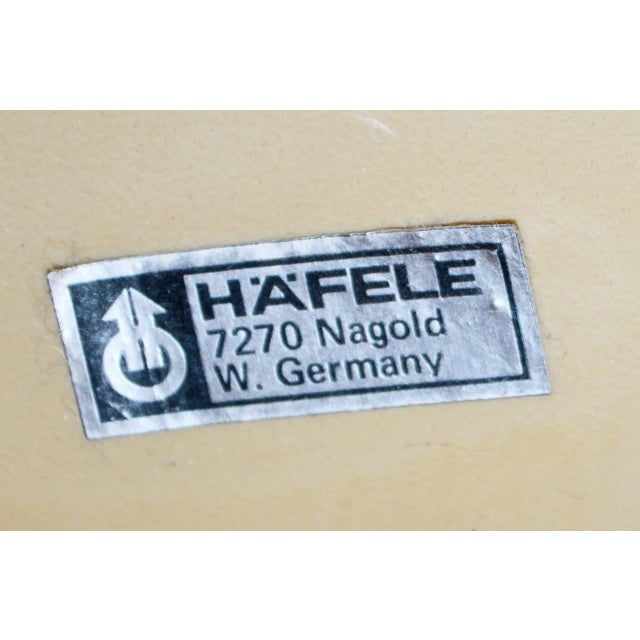 Tulip Side or Coffee Table, 1970s For Sale - Image 9 of 10