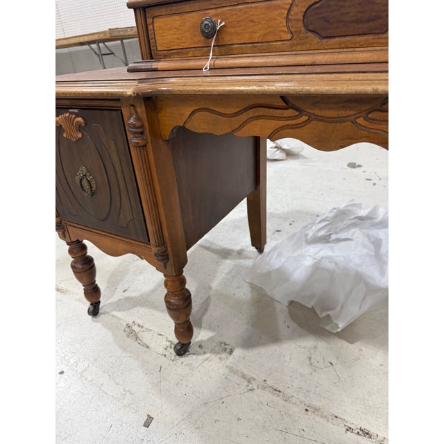 Antique 1920s wooden vanity dressing table Made Of Walnut Excellent condition lightly used No Mirror This antique 1920s...