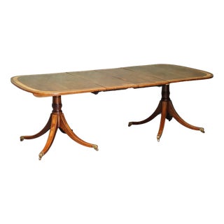 Regency Crossbanded Extendable Pedestal Dining Table in Satinwood, 1820s For Sale