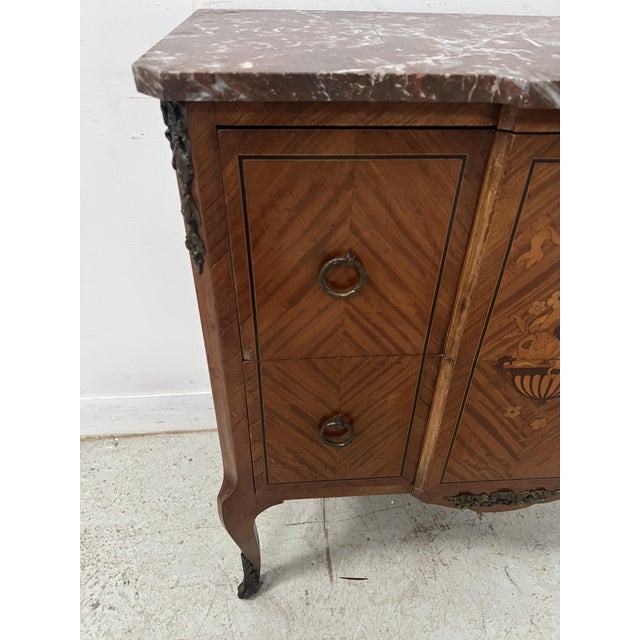 Marquetry Chest of Drawers with Projecting Top For Sale - Image 6 of 18