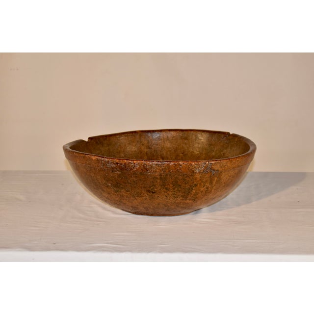 RARE 18th century American burl bowl. This piece is wonderfully hand turned and the wood is GORGEOUS! It looks alive in...