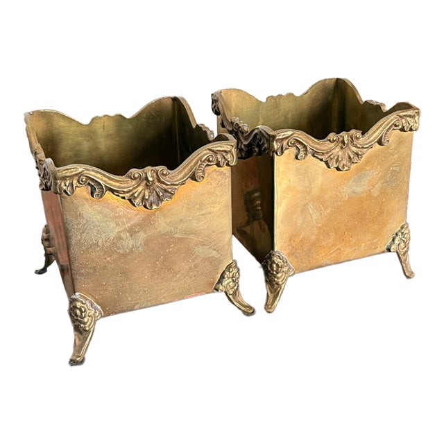 Vintage French Louis XV Style Mottahedeh Brass Cachepots, a Pair For Sale