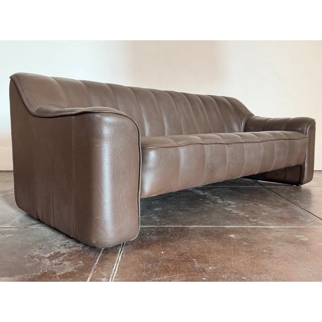 1980’s Buffalo Leather Ds-44 Attributed to DeSede Sofa For Sale In Los Angeles - Image 6 of 16