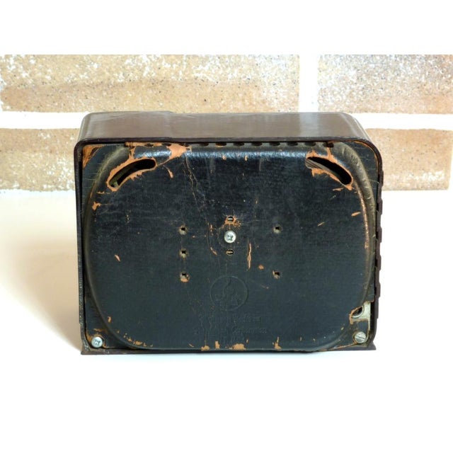 Brown Model 540 Radio from Emerson, USA, 1940, in Flawless conditions. Designed 1920 to 1949 This piece has an attribution...