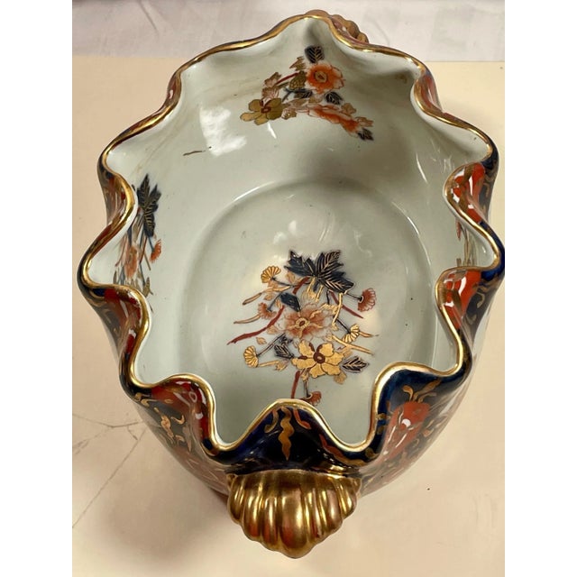 Ceramic 19th Century English Mason’s Ironstone Imari Style Deep Blue Bowl With Gilt Flower Decoration. For Sale - Image 7 of 13
