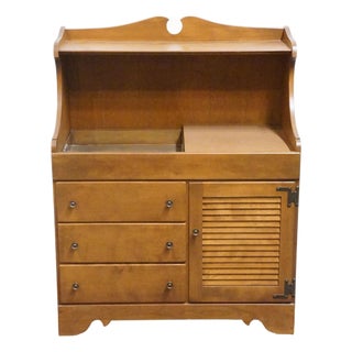 Ethan Allen / Baumritter Heirloom Nutmeg Maple Colonial Early American 36" Dry Sink Server W. Shutter Door Cabinet For Sale