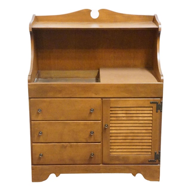 Ethan Allen / Baumritter Heirloom Nutmeg Maple Colonial Early American 36" Dry Sink Server W. Shutter Door Cabinet For Sale