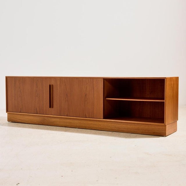 Vintage Teak Sideboard, 1960s For Sale - Image 3 of 18