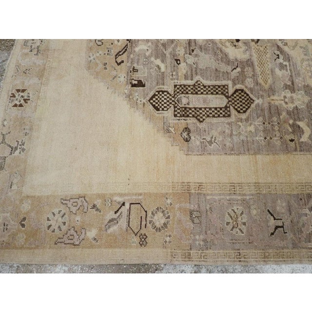 Textile Galerie Shabab Collection Mid-20th Century Turkish Anatolian Accent Rug For Sale - Image 7 of 10
