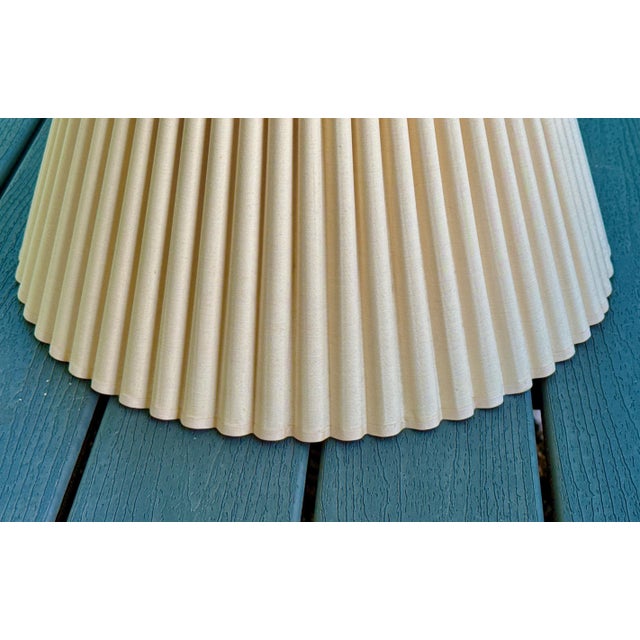 Mid 20th Century Tan / Almond Scalloped Pleated Lamp Shade For Sale - Image 5 of 8