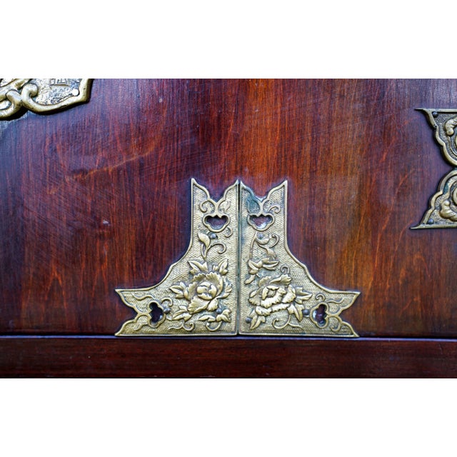 Wood 20th Century Mahogany Tansu Jewelry Chest With Brass Fittings For Sale - Image 7 of 12