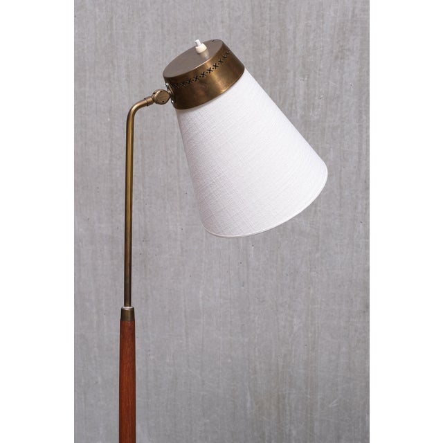 ASEA Teak and Brass Floor Lamp with Adjustable Shade from Asea Belysning, Sweden, 1950s For Sale - Image 4 of 11