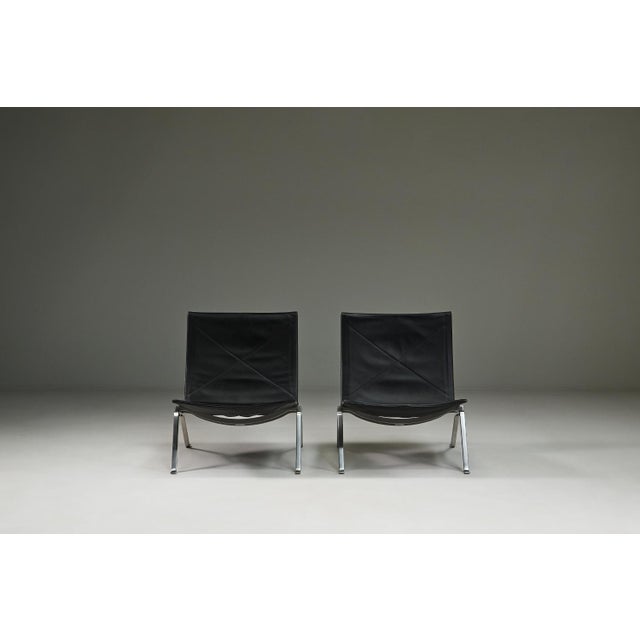 Mid-Century Modern PK22 Lounge Chairs by Poul Kjærholm for Fritz Hansen, Denmark, 1950s, Set of 2 For Sale - Image 3 of 10
