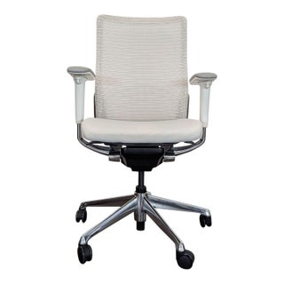 Room & Board Okamura Modern Mesh Office Chair With Adjustable Arms For Sale