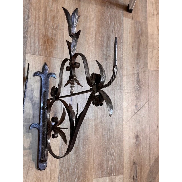 Pair of French Hand-Forged Wrought Iron Wall Brackets, 17th-18th Century For Sale - Image 6 of 7