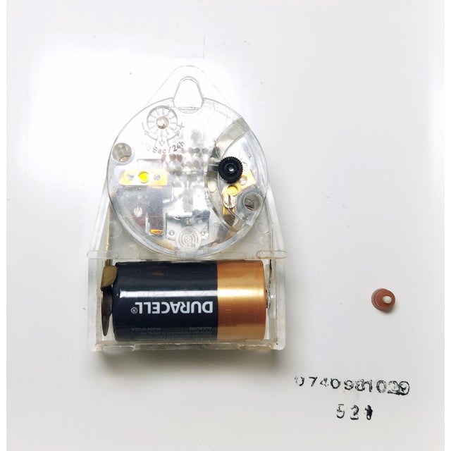 Beige Vintage Electronic Wall Clock from Bosch, Germany, 1970s For Sale - Image 8 of 9