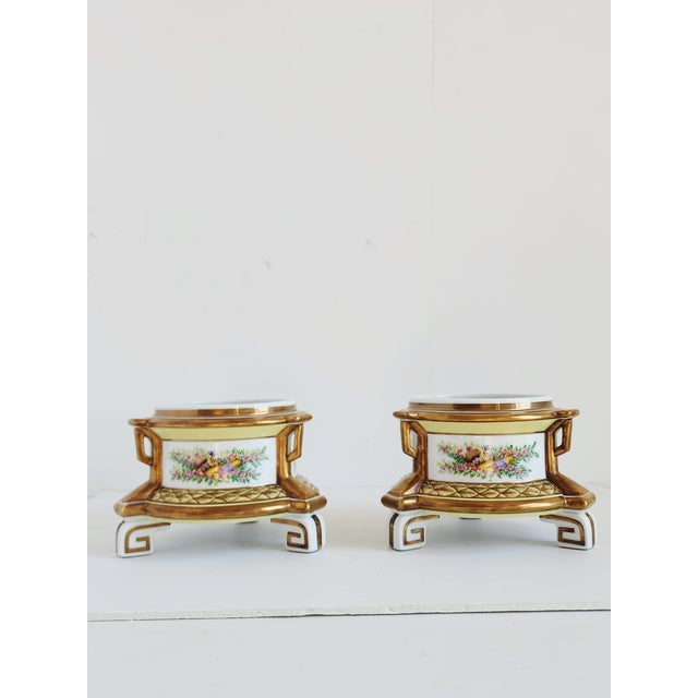 Chelsea House Inc Chelsea House Porcelain Cachepots - A Pair For Sale - Image 4 of 12