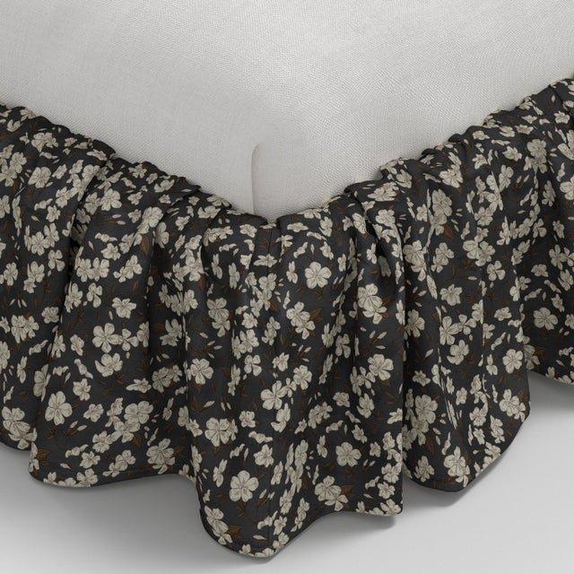 Stoffer Home x Cloth & Company Thelma Ruffle Platform Bed in Dogwood Floral Ink, Full/Double For Sale In Chicago - Image 6 of 8