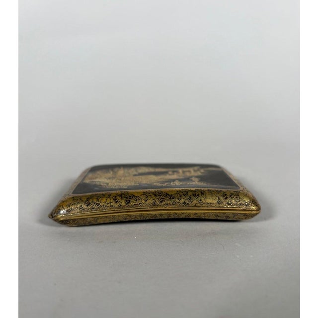 Japanese cigarette case, Meiji era, early 20th century For Sale - Image 4 of 10
