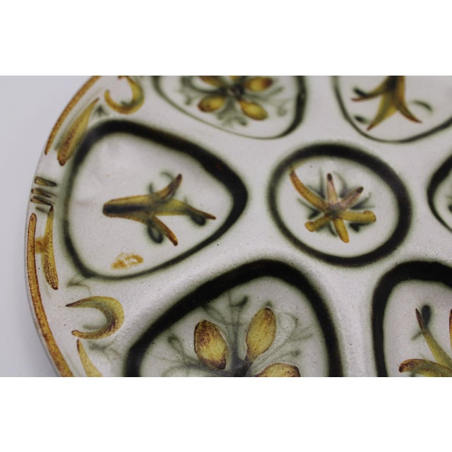 Traditional Mid 20th Century Quimper Keralac G6 Oyster Plate For Sale - Image 3 of 8