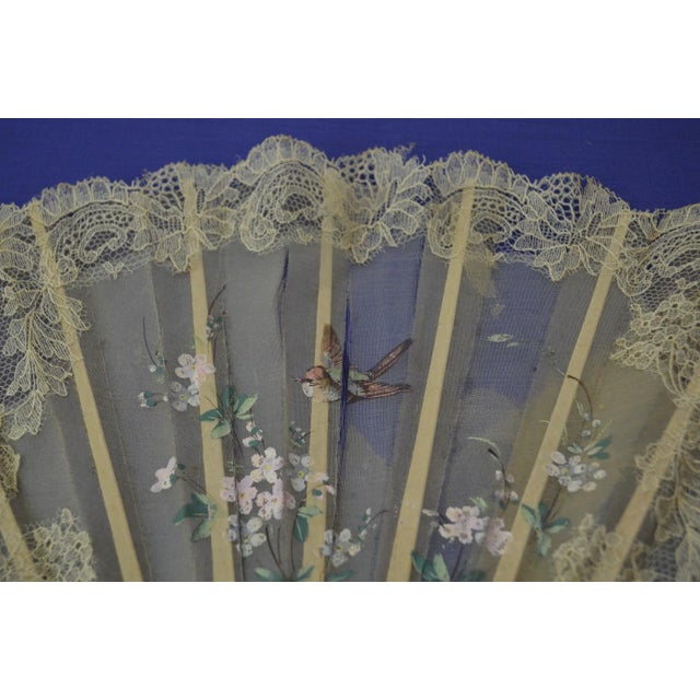 Mid 19th Century 19th Century Fan in White Silk Lace For Sale - Image 5 of 13