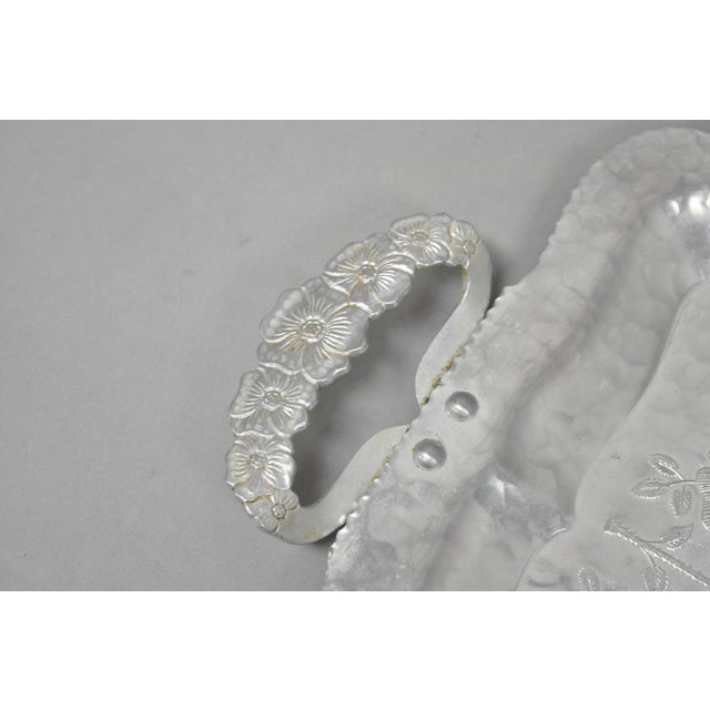 Mid 20th Century Vintage Victorian Continental Silver Co "Wild Rose" 1055 Hammered Aluminum Tray For Sale - Image 5 of 13