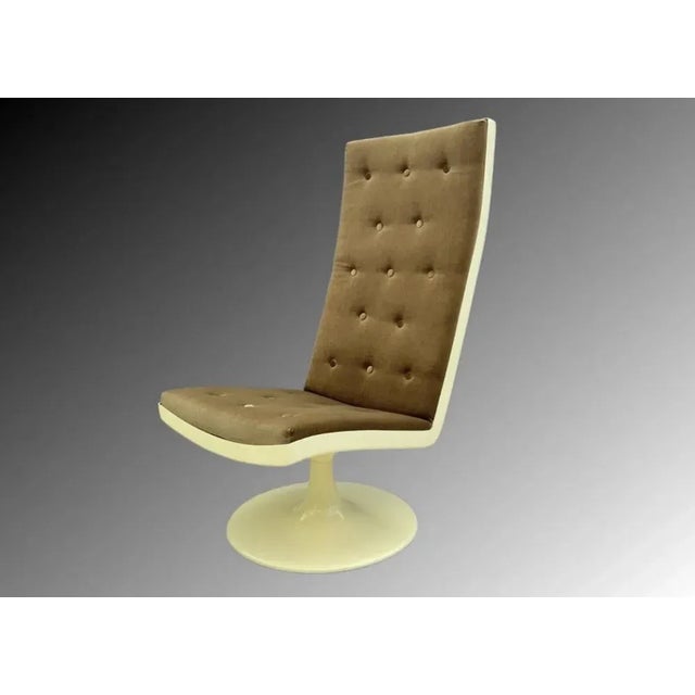 Futuristic Tulip design chair - Formed by a small seat and a backrest that rises up over the head - Completed with buttons...