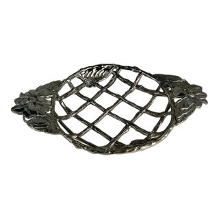 Vintage Arthur Court Silverplate Magnolia Basket-Shaped Pie Plate Holder For Sale