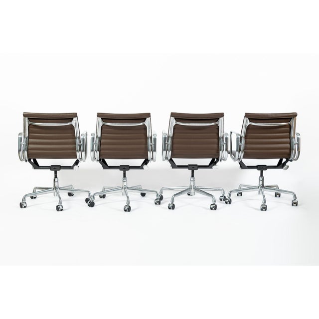 Herman Miller Set of 4 Eames Thin Pad Office Chairs for Herman Miller, Brown Leather Aluminum Group For Sale - Image 4 of 16