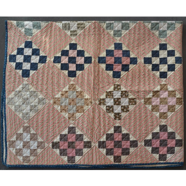 American Early 20th C Hand-Quilted Variation of a Nine Patch Cotton Quilt. - For Sale - Image 3 of 11