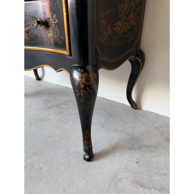 Vintage Drexel Asian Chinoiserie Black & Gold Motif Two Drawer Nightstand - Brass Handles For Sale - Image 13 of 15