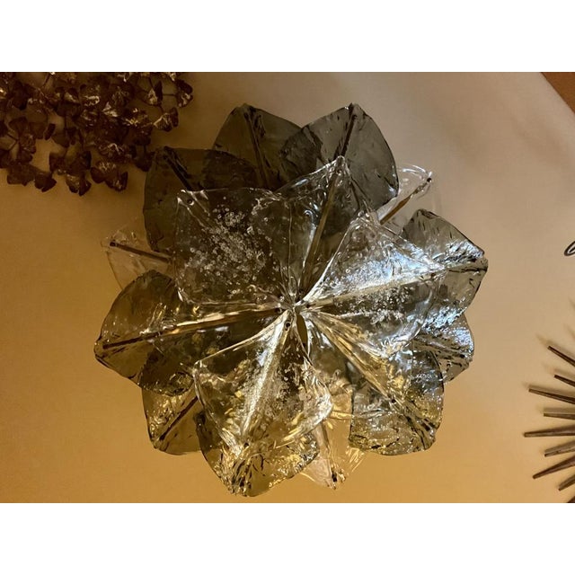 impressive, massive and very rare to find, 4 levels of crystals, collector's item This piece is attributed to the...