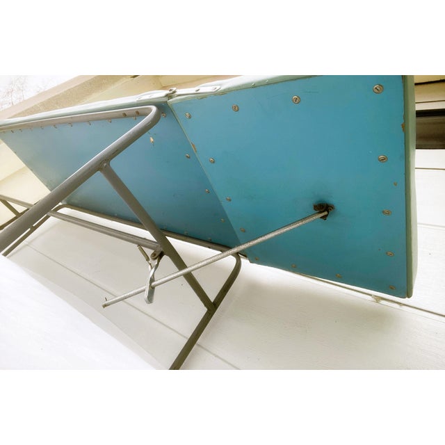 Mid-Century Modern Industrial Medical Couch with Adjustable Headrest, 1960s For Sale - Image 16 of 17