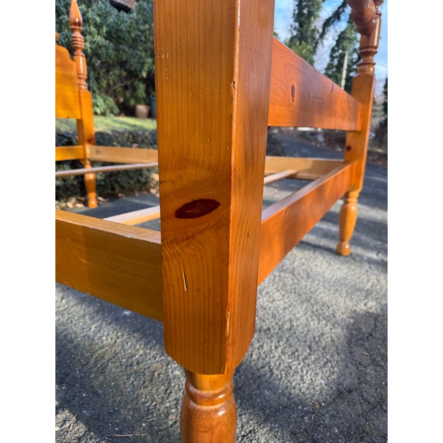 Vintage Bassett Carved Pineapple Four Poster Pine Bed - Queen Size For Sale - Image 10 of 12