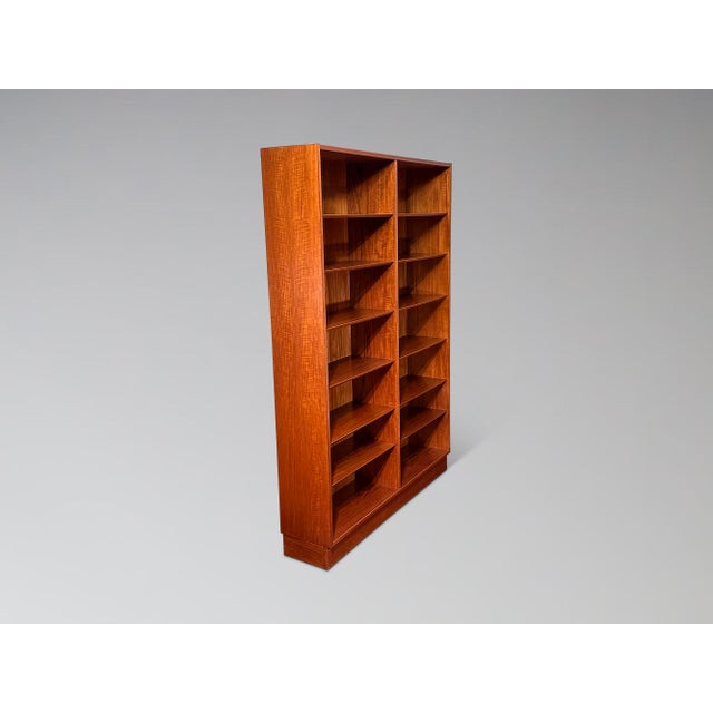 Restored Danish Teak Bookcase by Poul Hundevad For Sale In Milwaukee - Image 6 of 18