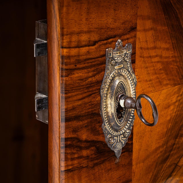 Brown Baroque Wardrobe in Walnut, Switzerland, 1800 For Sale - Image 8 of 10
